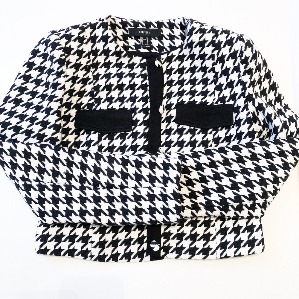 Gorgeous Houndstooth printed jacket